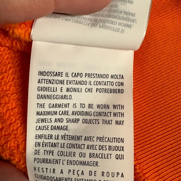 GUCCI- I Know Everything About Love- Sequin Orange Heart Sweatshirt. Siz… - Picture 13 of 15